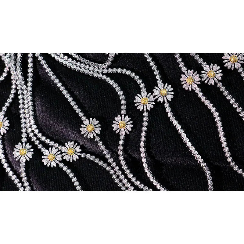 The Aazuo Real Yellow & White Diamond 18K Gold Classic Daisy Bracelet